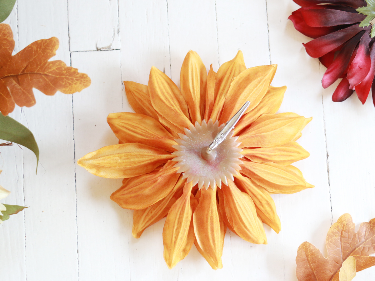 Clip-on flowers for a fall wreath