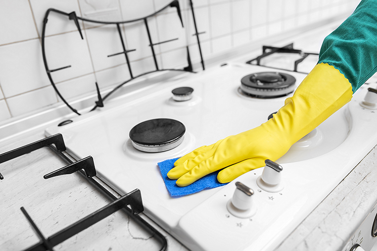 How to Clean Your Stove Top in 3 Easy Steps
