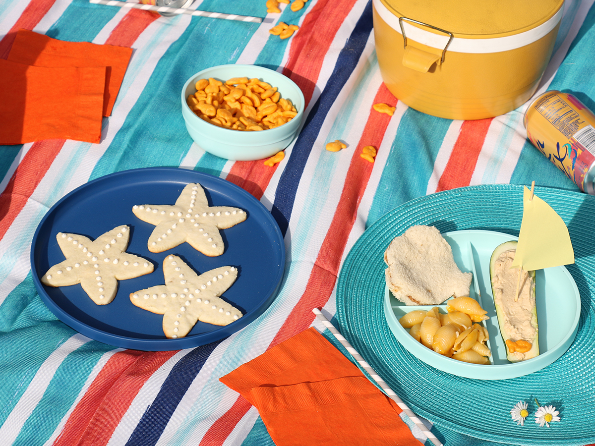 How To Fill Your Basket for a Beach-inspired Picnic