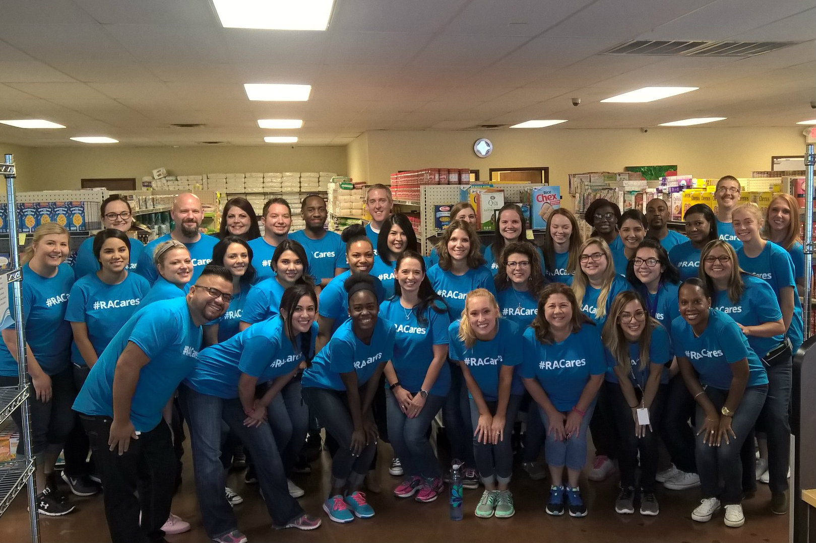 Rent-A-Center Encourages Volunteerism With a Day at Frisco Food Pantry