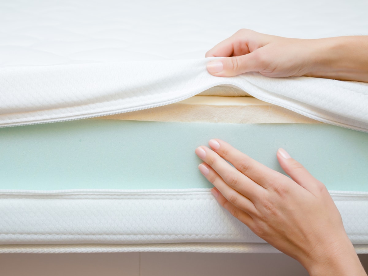Showing the layers of a mattress